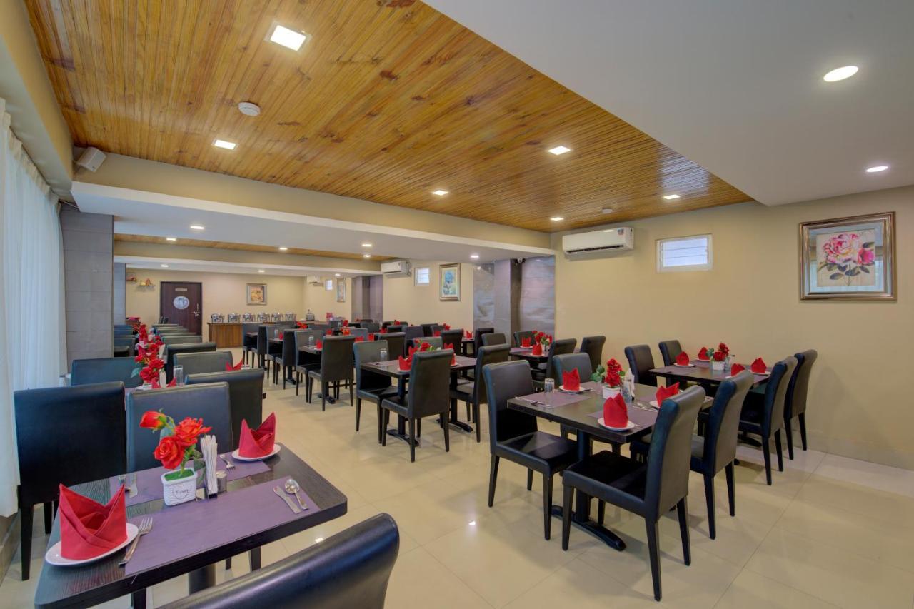 Central Courtyard Boutique Hotel Siliguri Bagian luar foto