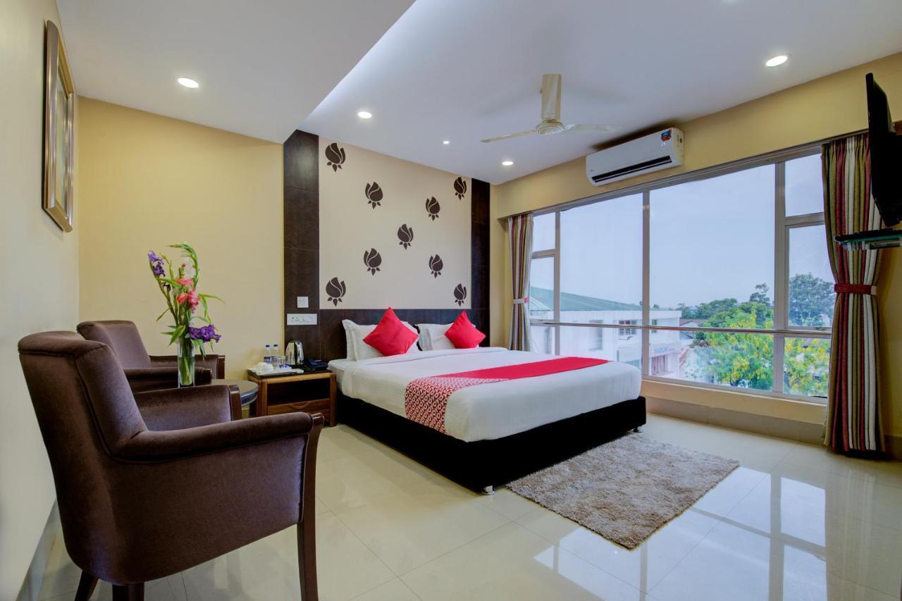 Central Courtyard Boutique Hotel Siliguri Bagian luar foto